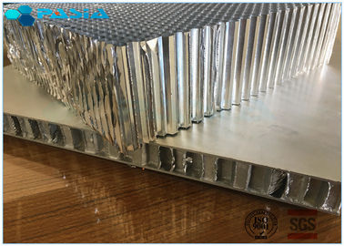 China Material de alumínio de pouco peso para trens Railway, espessura do favo de mel da folha do alume de 0.05mm fornecedor