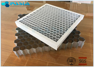 China Material de folha de alumínio do favo de mel com bons desempenhos térmicos da condução fornecedor