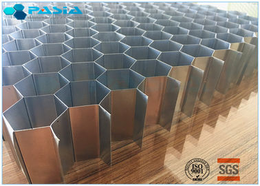 China Estrutura de favo de mel de alumínio da baixa densidade para indústrias de carro com especificação personalizada fornecedor
