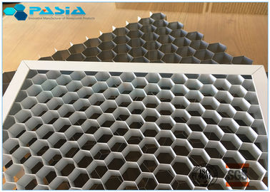China Umidade - isolação térmica forte perfurada da decoração do núcleo de favo de mel do metal da prova fornecedor