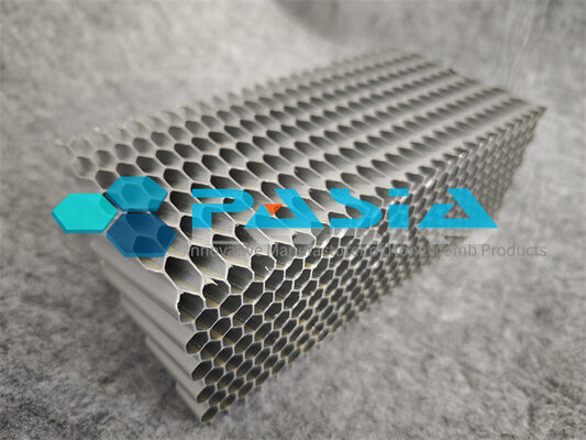 China Flame Retardant Lightweigt Honeycomb Energy Absorber with High Heat Dissipation Pyramidal Structure Handling 15 KW/m² for Aerospace Chamber Lining fornecedor
