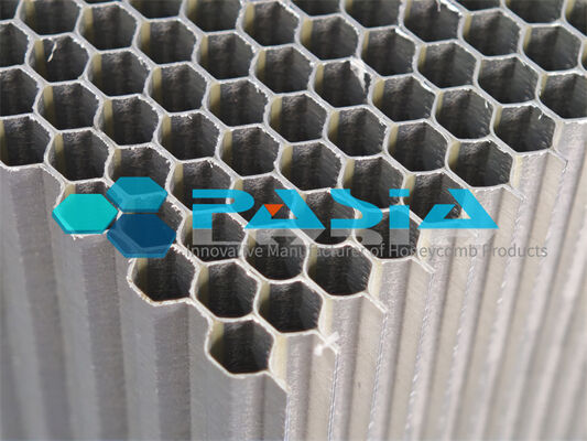 China Núcleo de honeycomb de alumínio revestido com conversão de cromo hexavalente Força de ligação elevada para aeronaves fornecedor