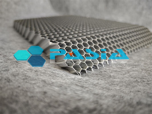 Trivalent Chromium Passivated Aluminum Honeycomb Core: Aerospace-Grade Corrosion Resistance, RoHS-Compliant Lightweight Structural Performance, and High-Bond-Strength Reliability fornecedor